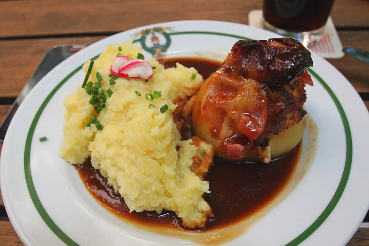 Bamberger Zwiebel: Bamberg's Stuffed Onion in Smoke Beer