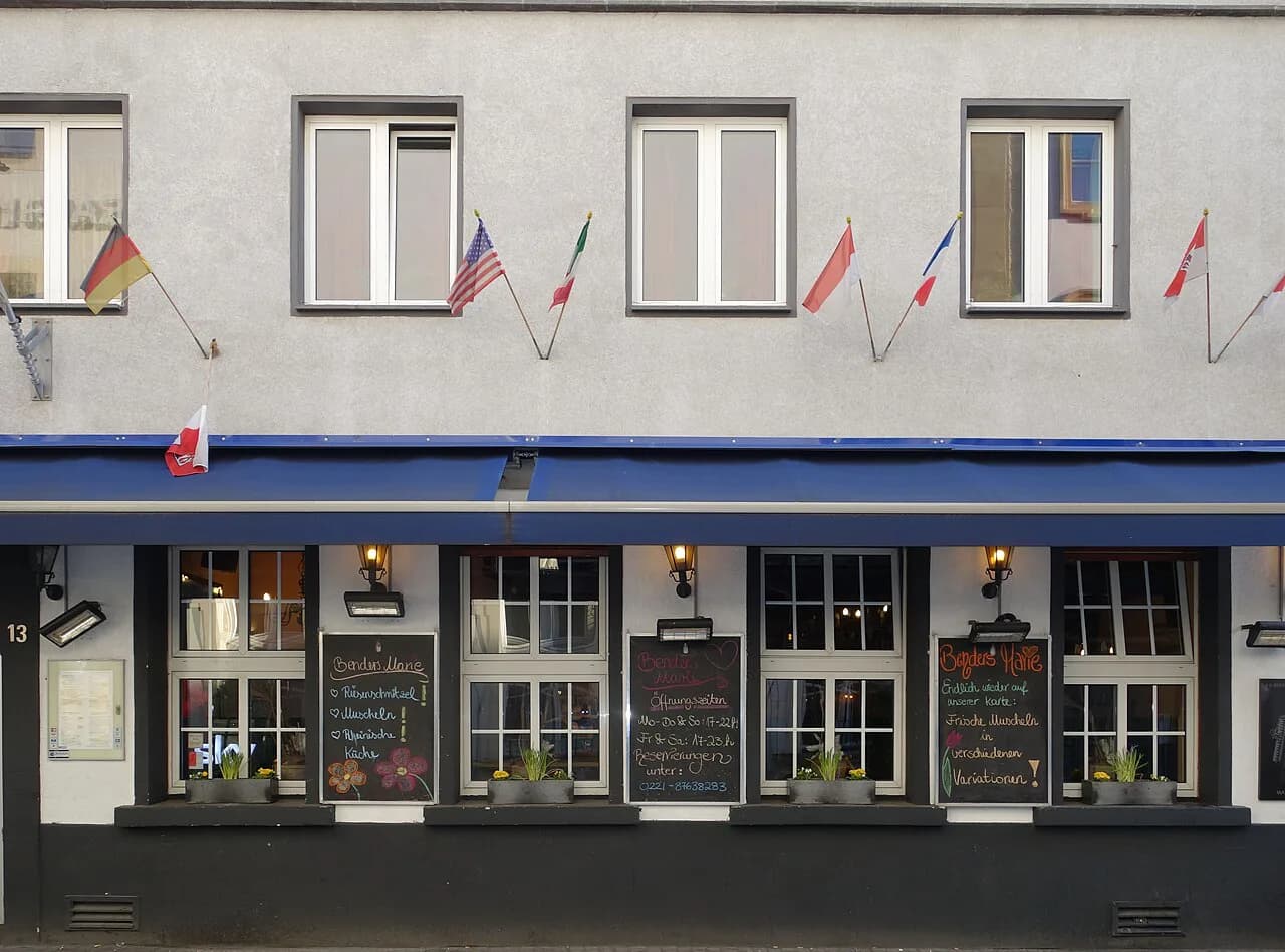 Düsseldorf Beer Halls: Where to Drink Altbier Like a Local