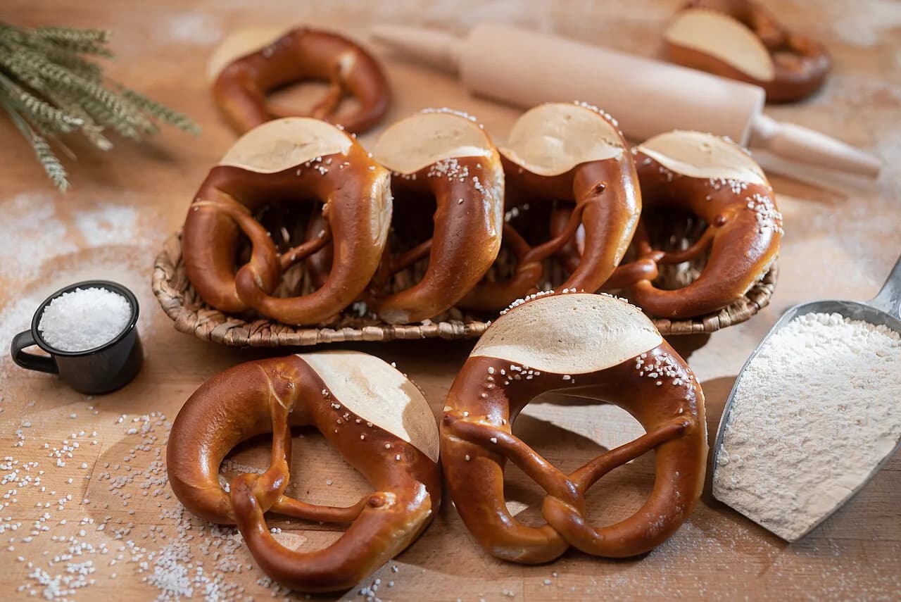 Bavarian Pretzel: What It Is and How a Brezel Tastes