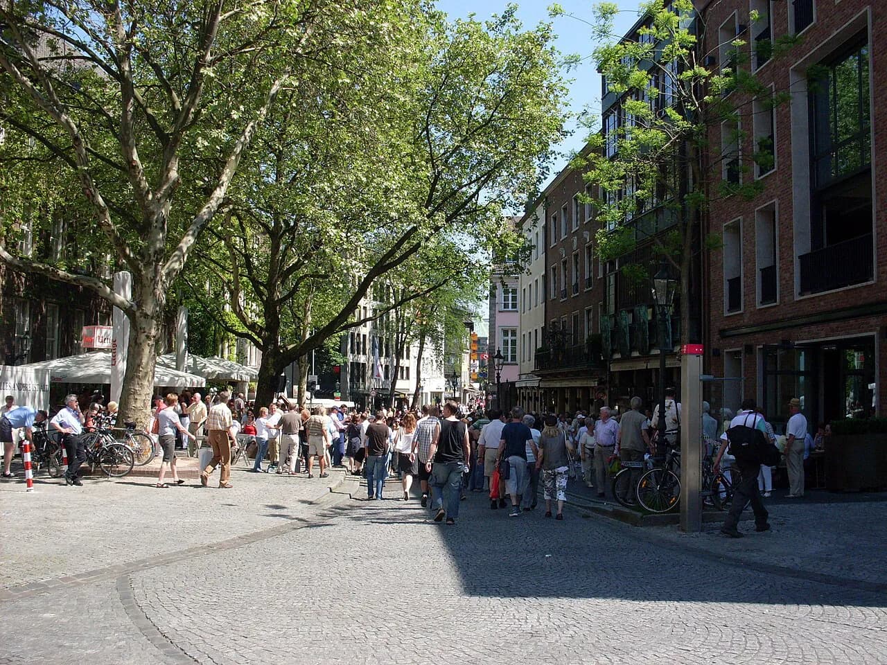 Düsseldorf food and drink: plan your Altbier and bakery stops
