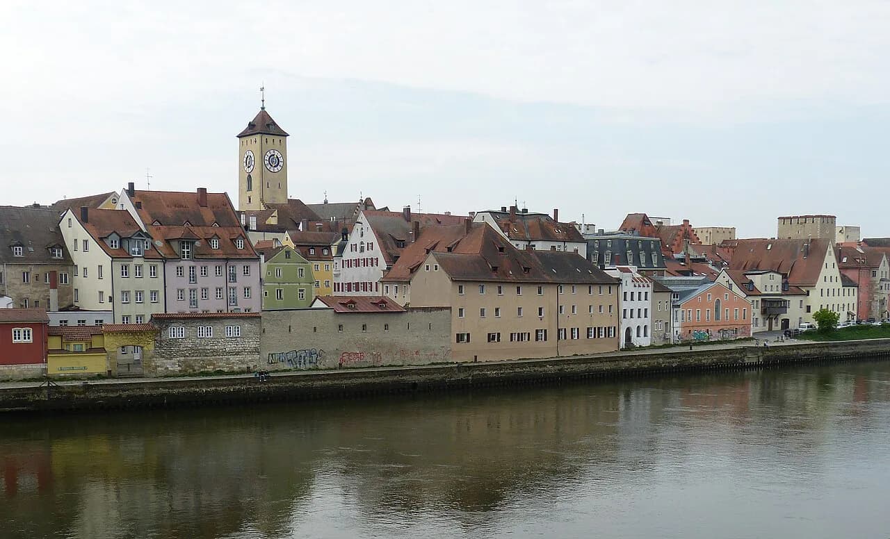 Kneitinger Regensburg: The Arnulfsplatz Brewery Tavern