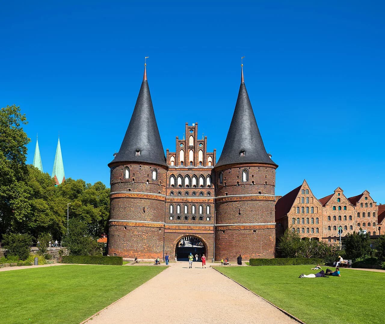 Lübeck Marzipan Guide: Taste, Buy, and Decide