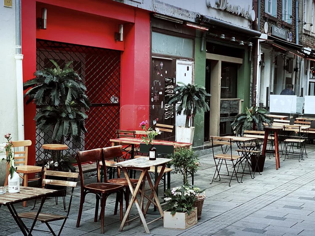 German Restaurant Düsseldorf: Where to Eat Traditional Food