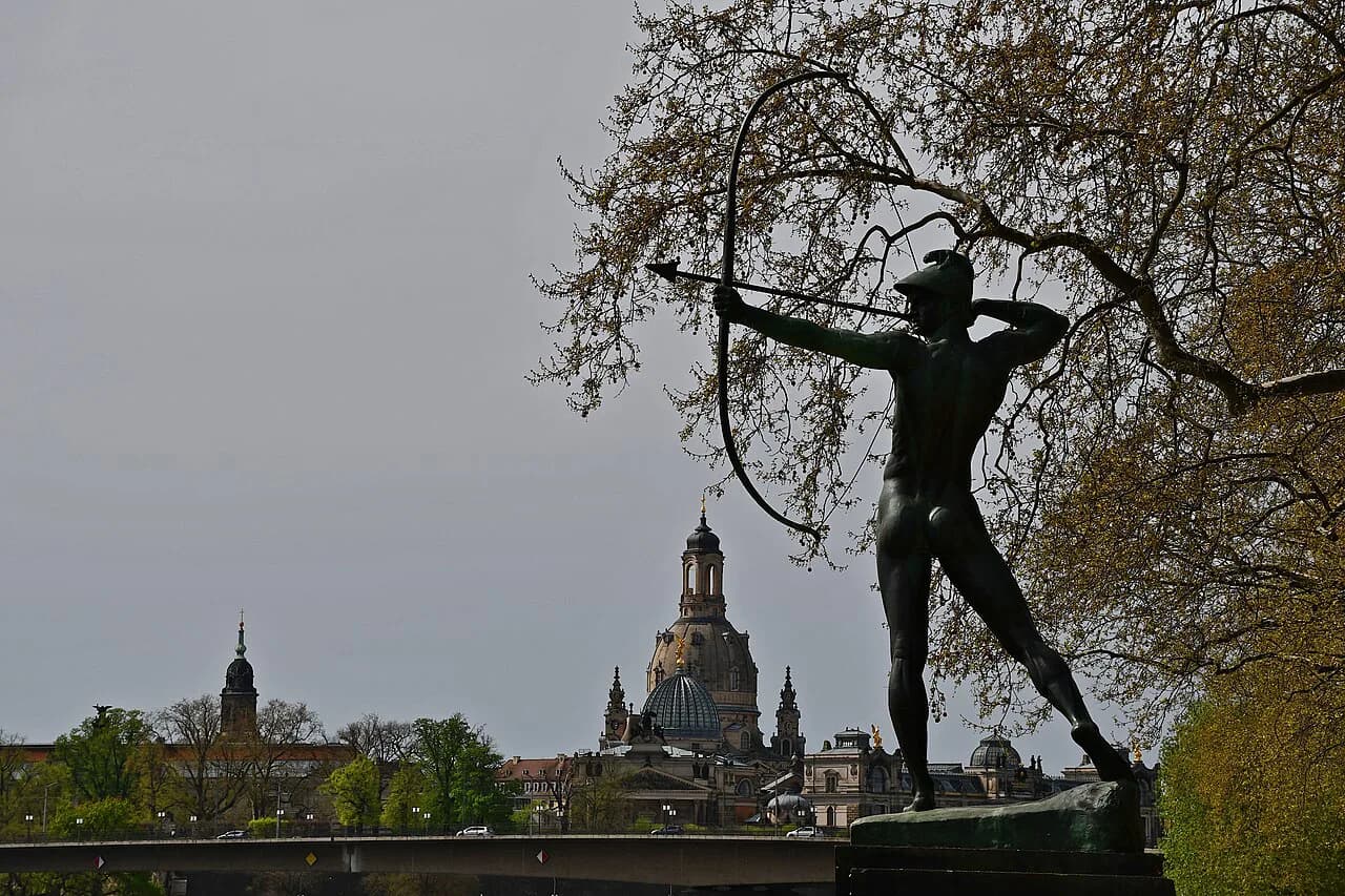 Watzke Dresden: Choosing Between Ball- und Brauhaus