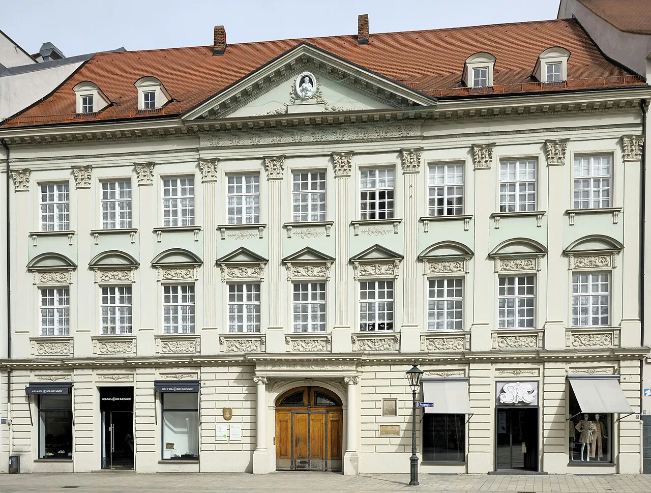 The Welserhaus on Philippine-Welser-Straße in Augsburg's old town.