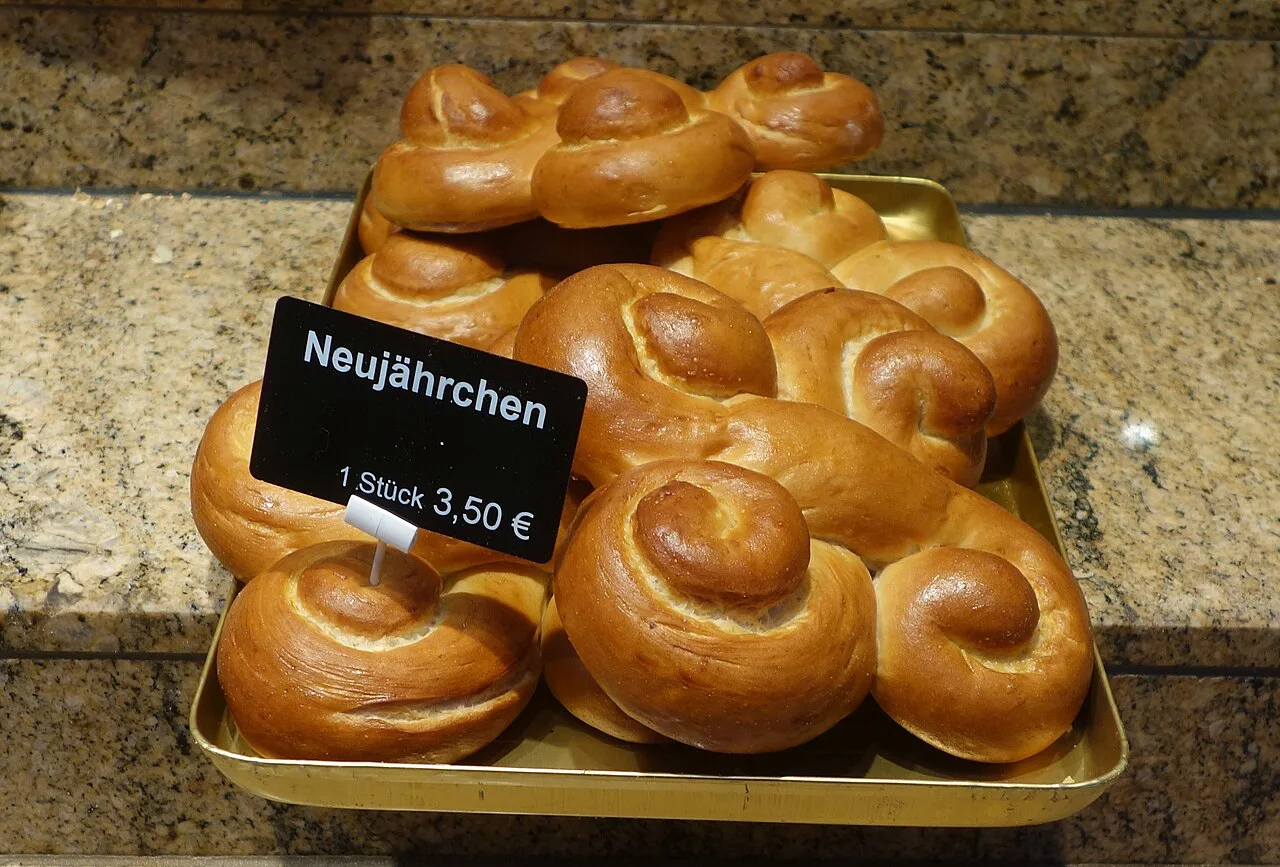 Neujährchen New Year pastries at Bäckerei Hinkel, Düsseldorf.