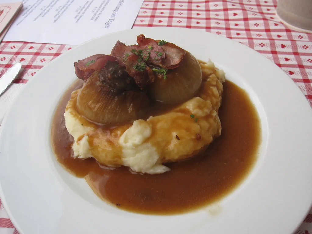 Bamberger Zwiebel, a stuffed onion with gravy and mashed potatoes.