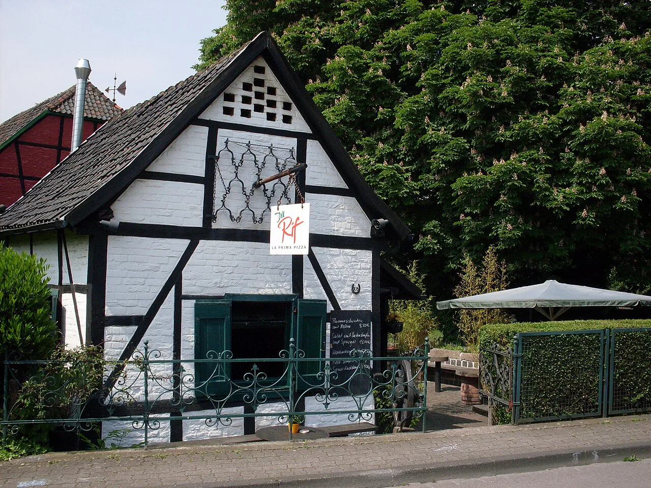 A half-timbered inn in Alt-Niederkassel, Düsseldorf.