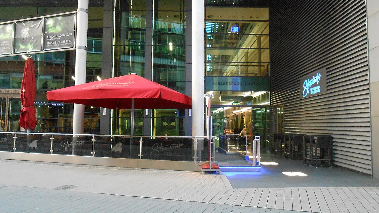 Café-Bistro Stravinsky terrace at the Konzerthaus Dortmund.