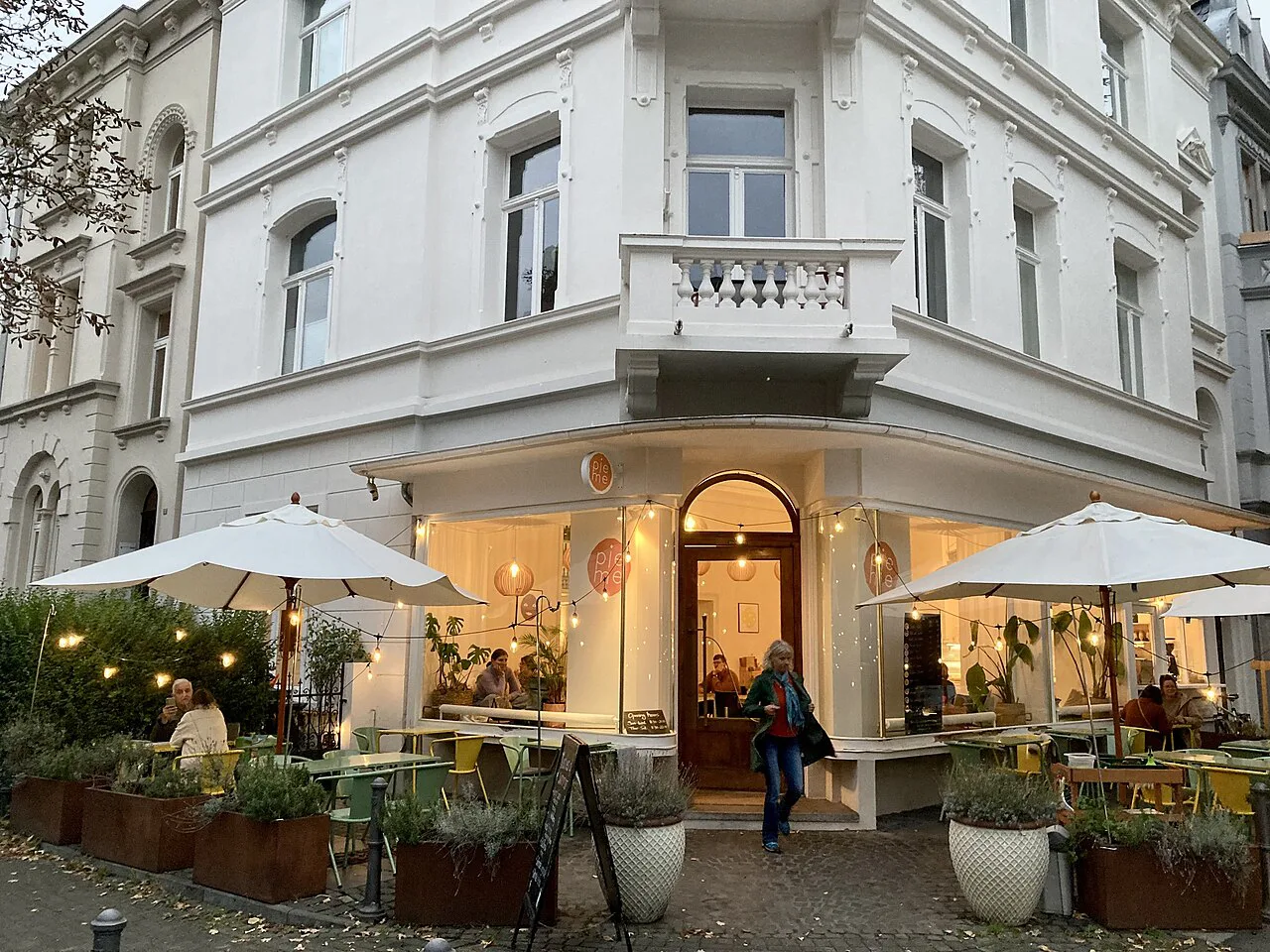 Café Pie Me on Schloßstraße, Bonn.