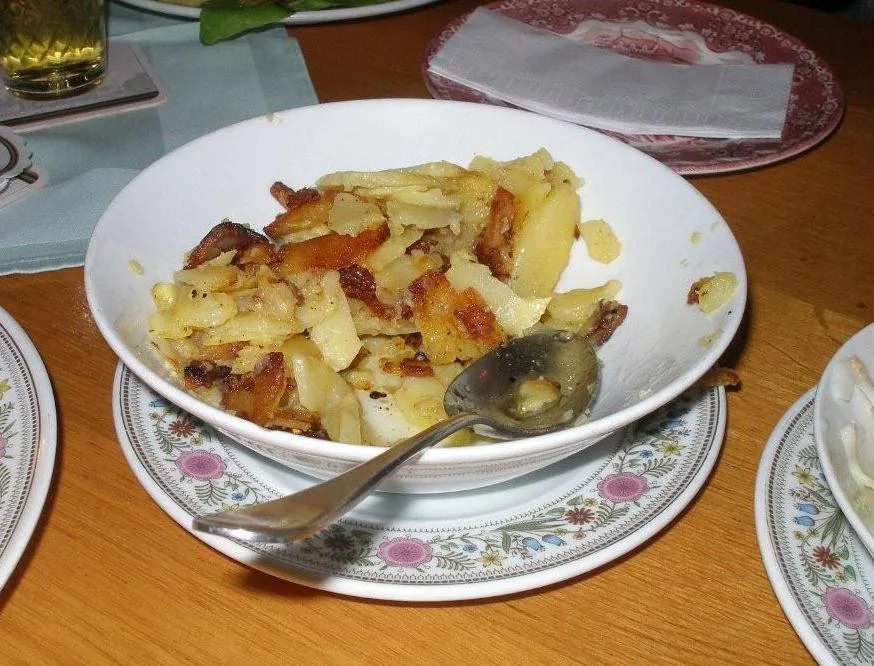 A bowl of Bratkartoffeln.