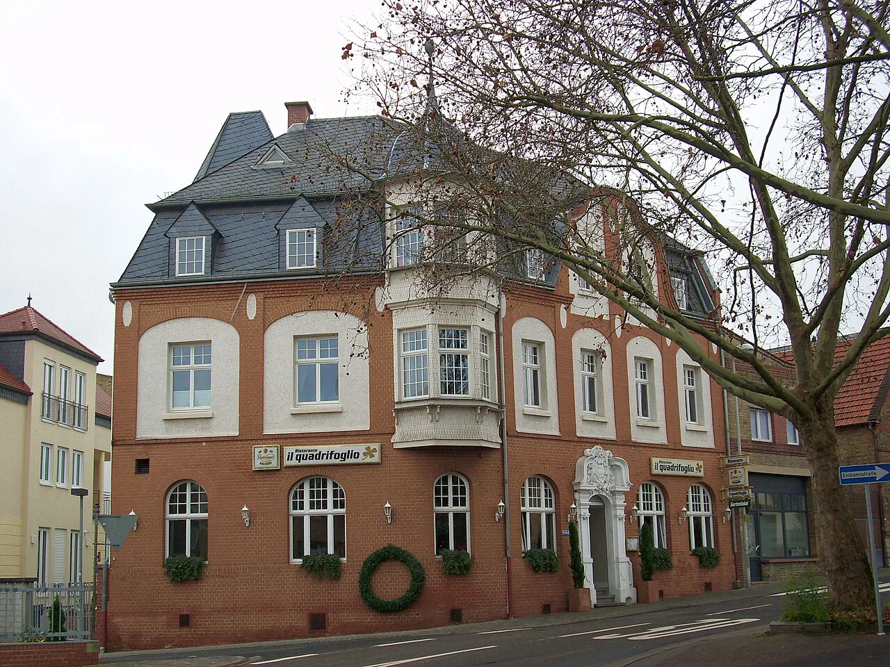 Historic Jugendstil corner inn on Heidesheimer Straße in Mainz-Gonsenheim.