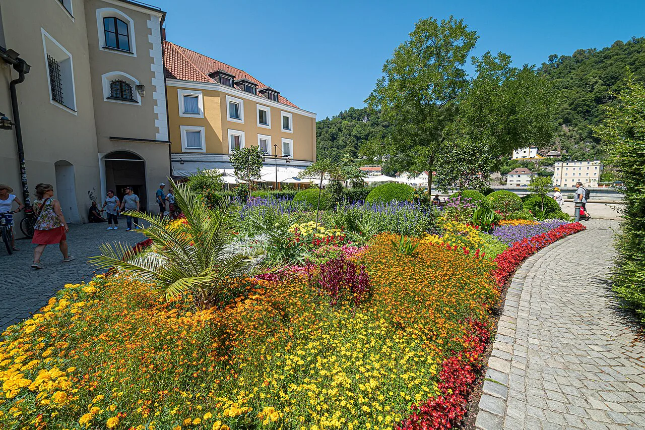 Flower garden at the Paulusbogen in Passau's old town.