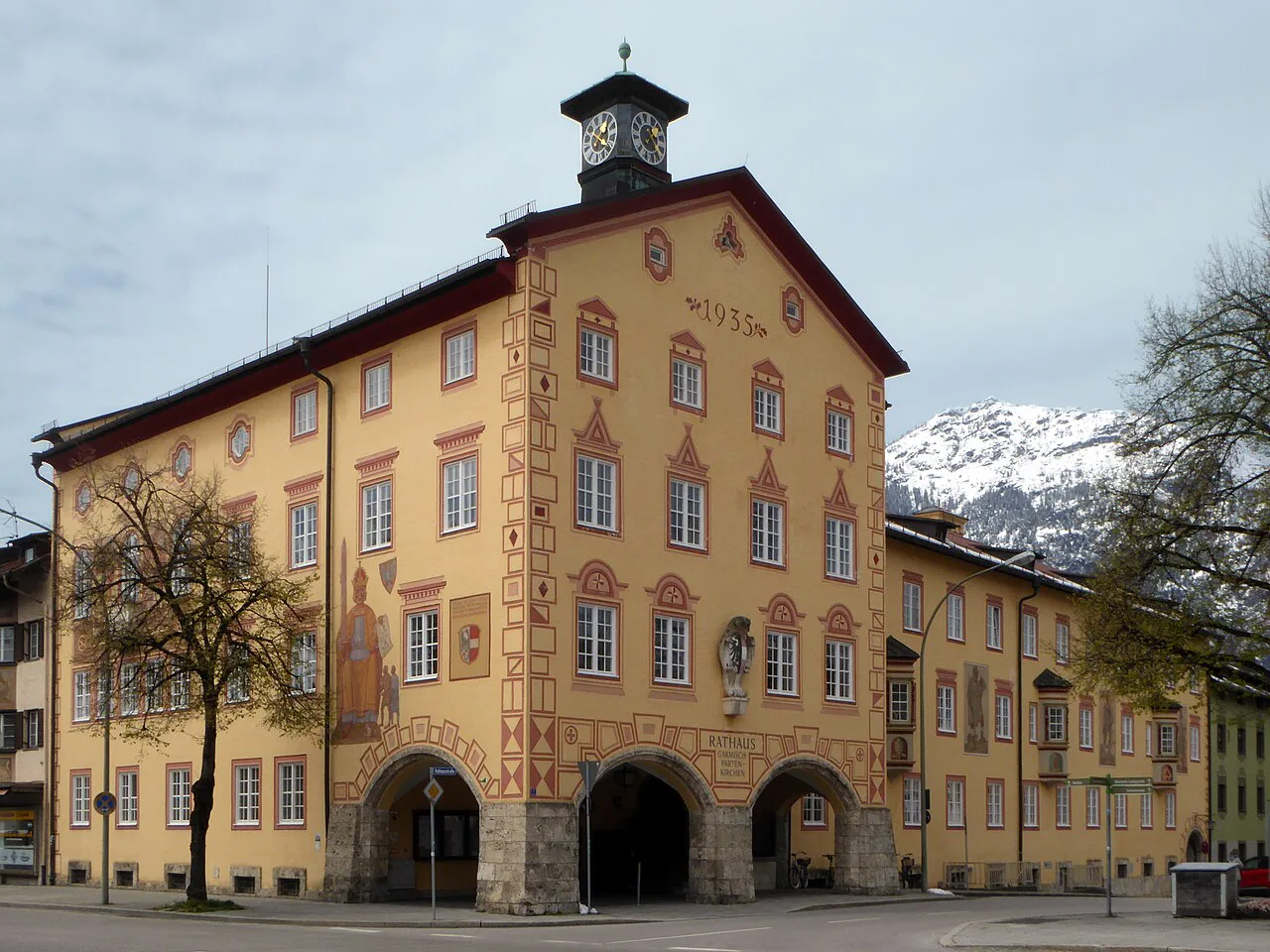 The painted town hall of Garmisch-Partenkirchen.