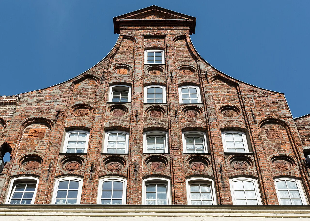 Brick stepped gable of a merchant house on Wahmstraße, Lübeck.