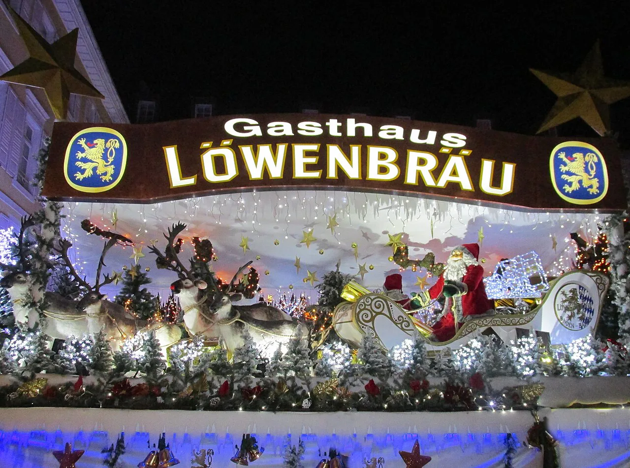 Christmas display above the entrance of Gasthaus Löwenbräu, Baden-Baden.