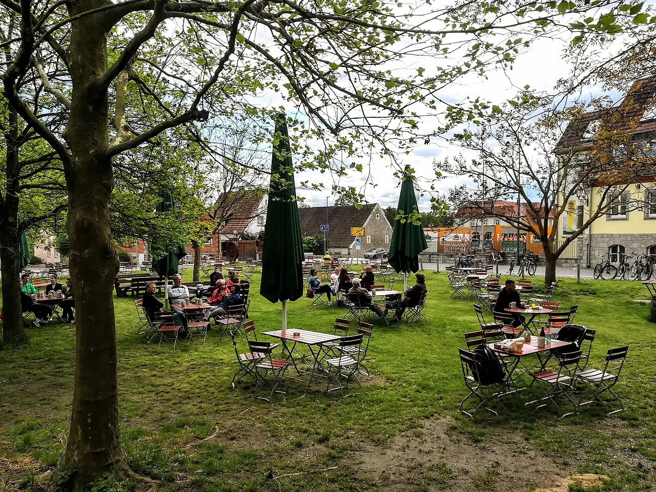 The beer garden of the Friedrich Düll brewery, Volkach-Krautheim.