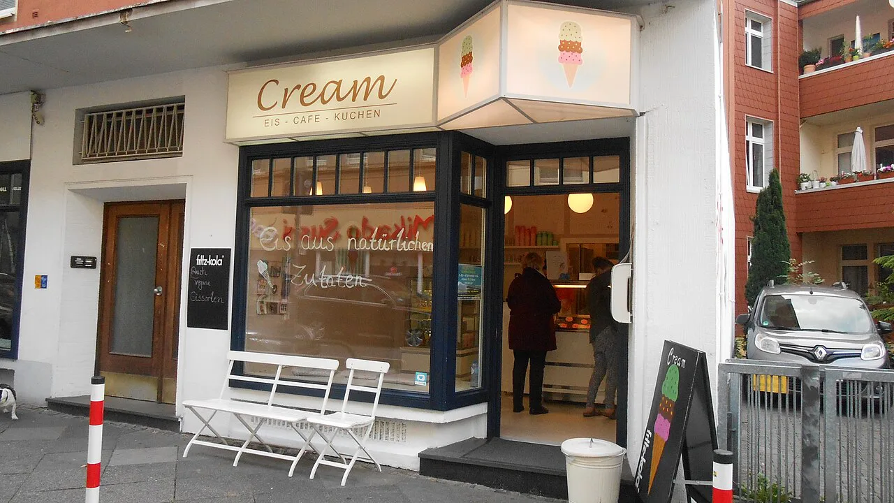 Ice cream shop on Kleine Beurhausstraße, Dortmund.