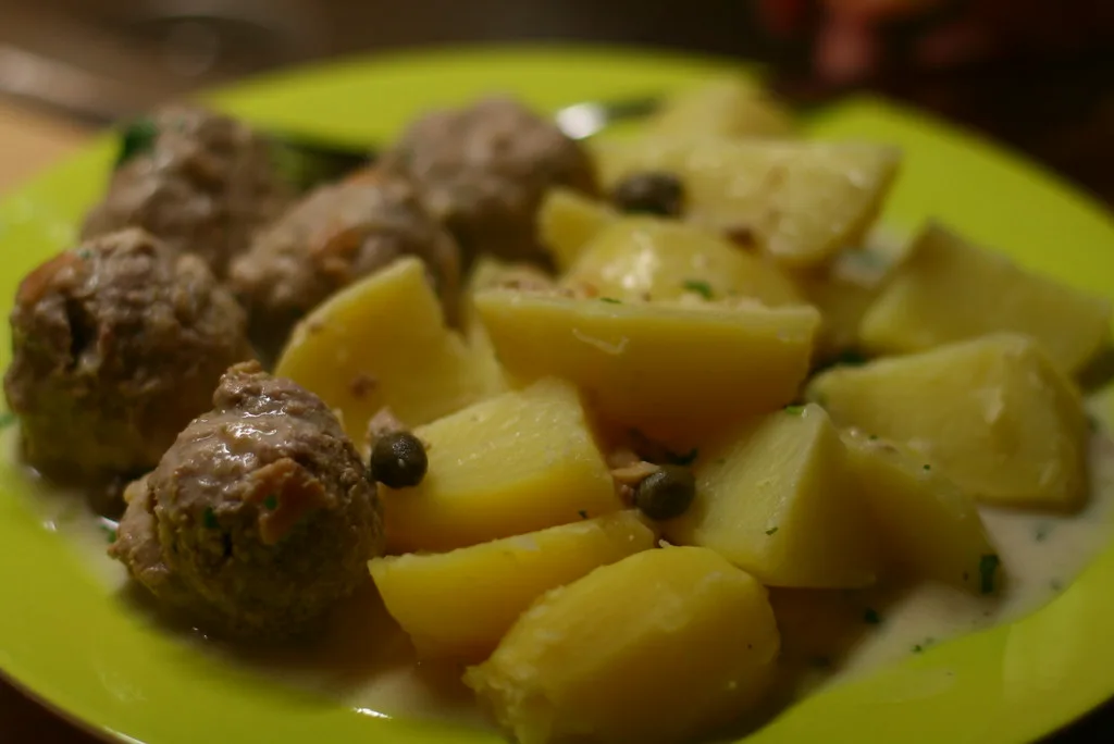 Königsberger Klopse in caper sauce with boiled potatoes.