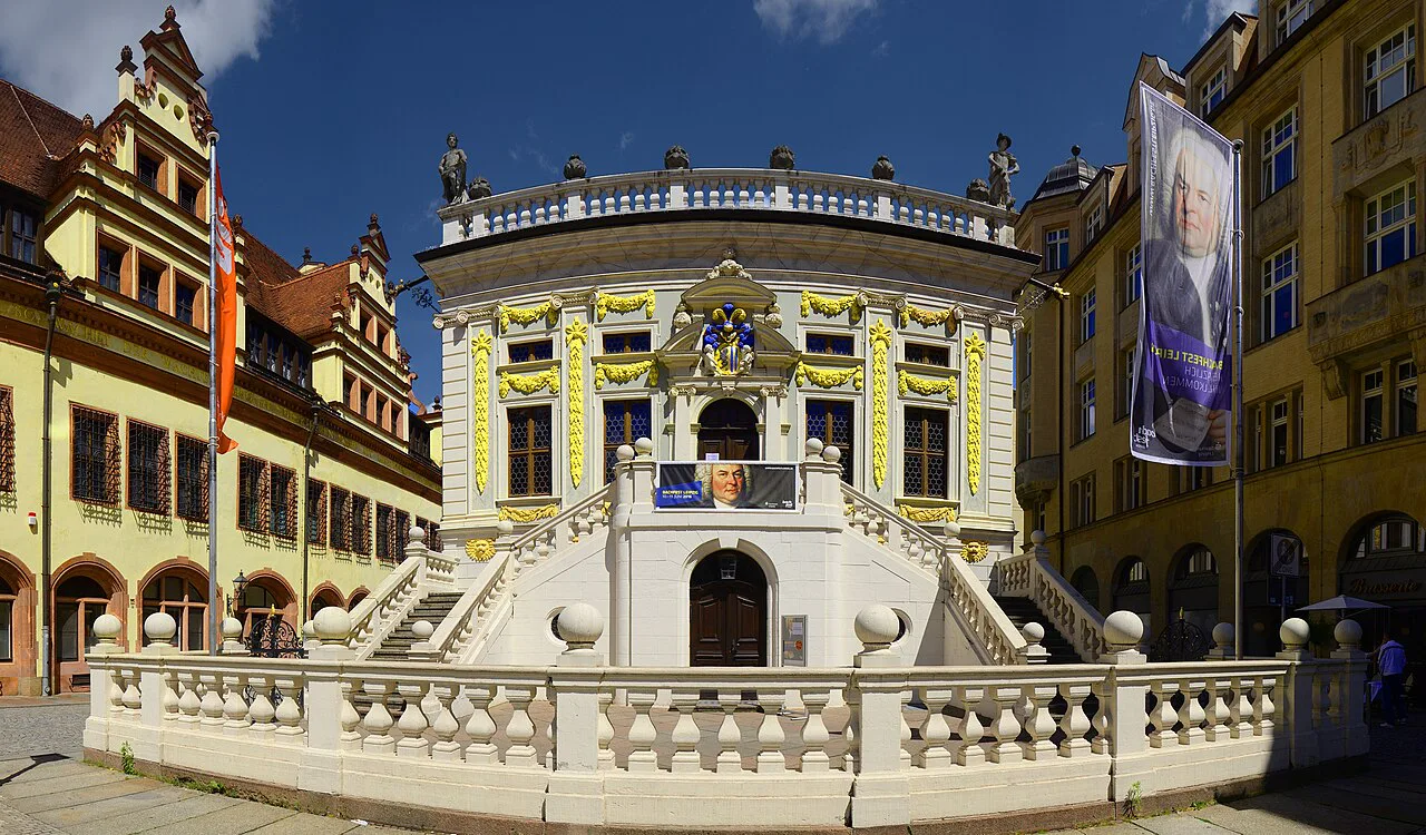 The Naschmarkt square with the Alte Börse, Leipzig.