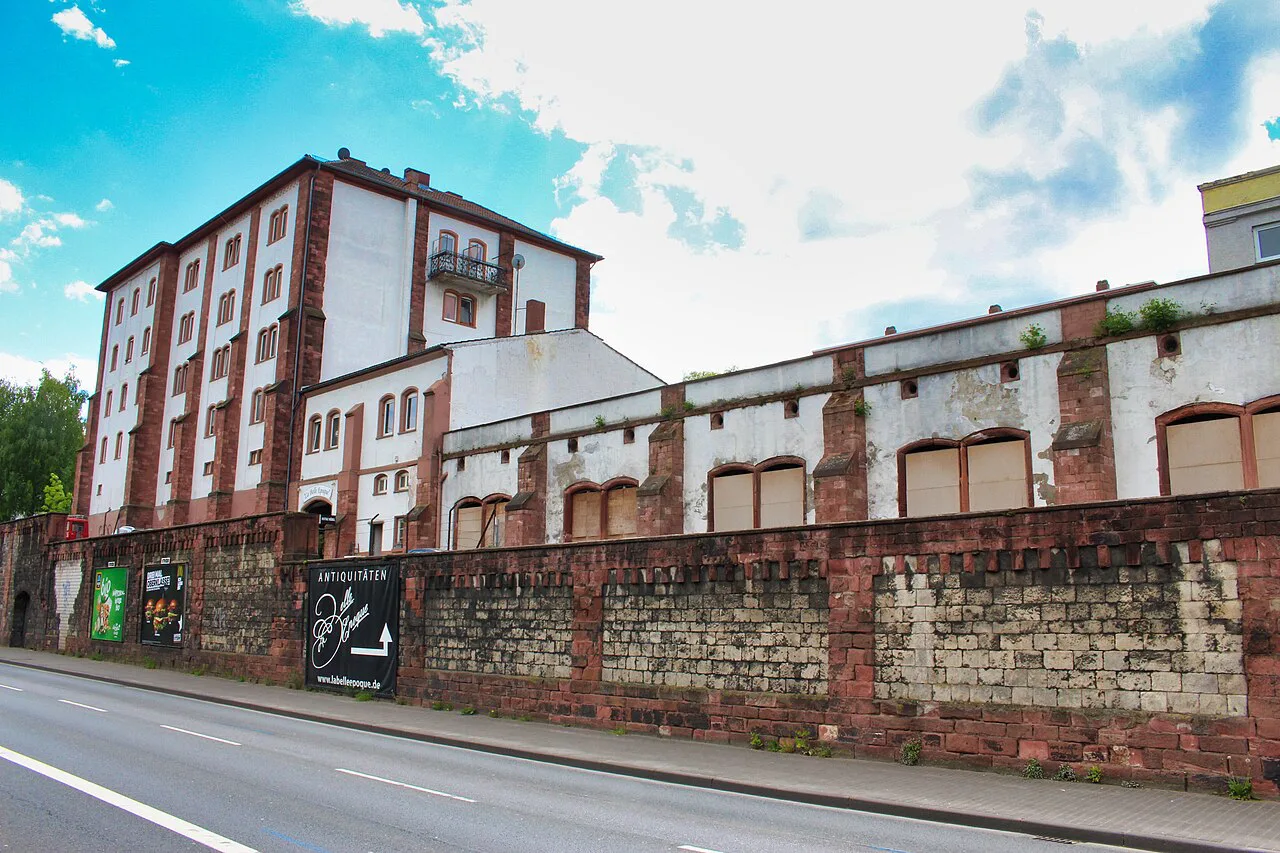 Buildings of the former Rheinische Brauerei in Mainz-Weisenau.