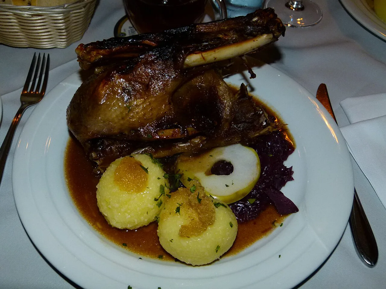 St. Martin's goose with apple red cabbage and Thuringian dumplings.