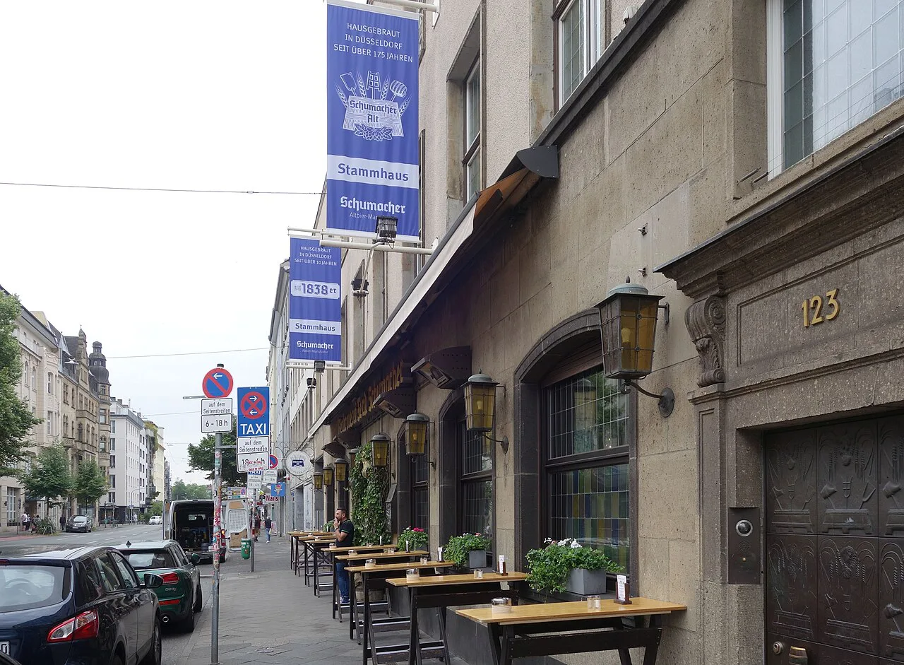 Entrance and outdoor tables of Brauerei Schumacher, Düsseldorf.