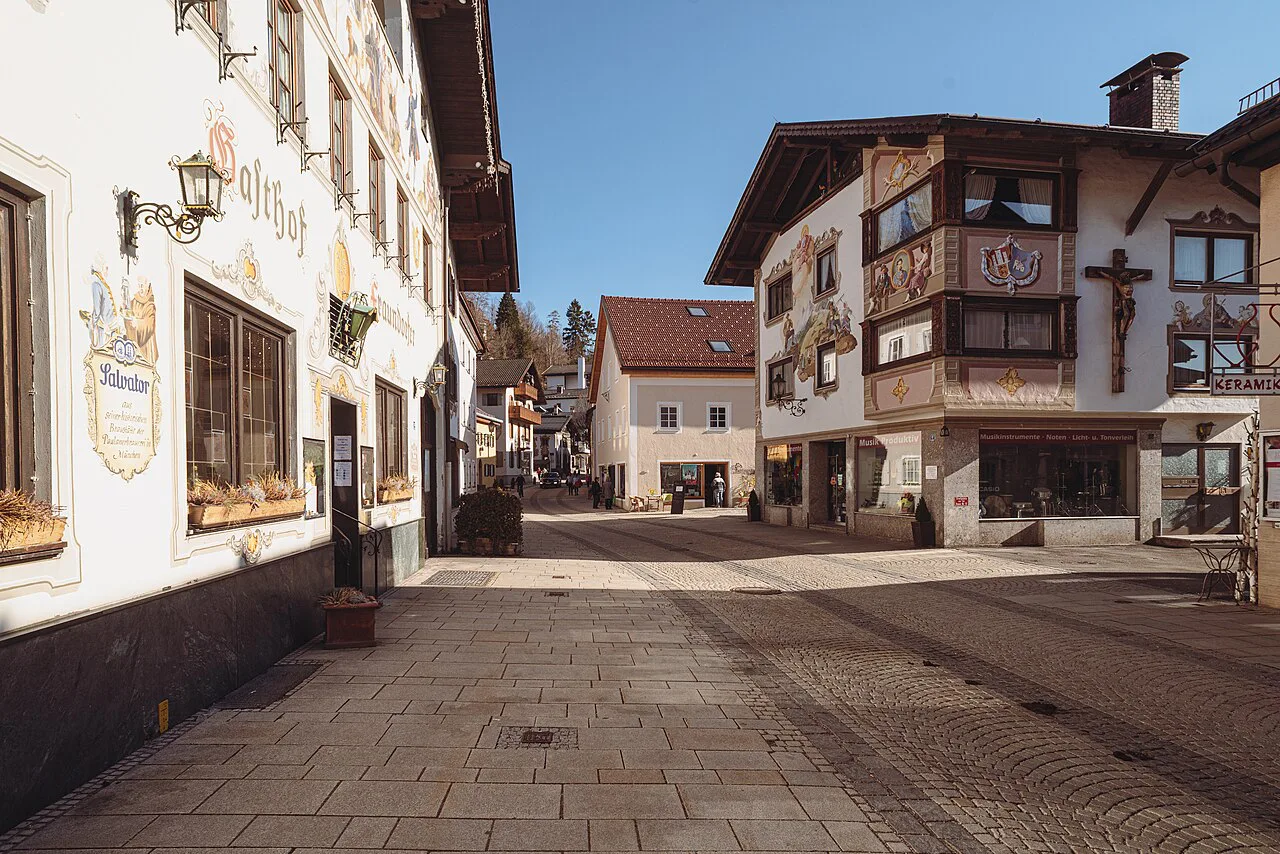 View along Ludwigstraße in Partenkirchen, Garmisch-Partenkirchen.