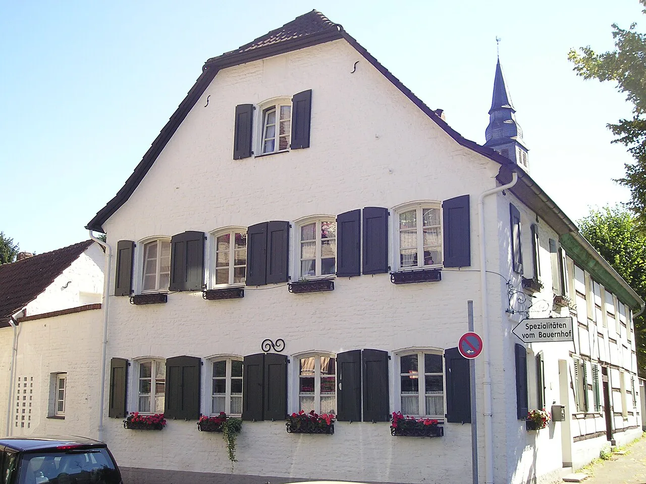 Half-timbered house near the village church in Düsseldorf-Urdenbach.