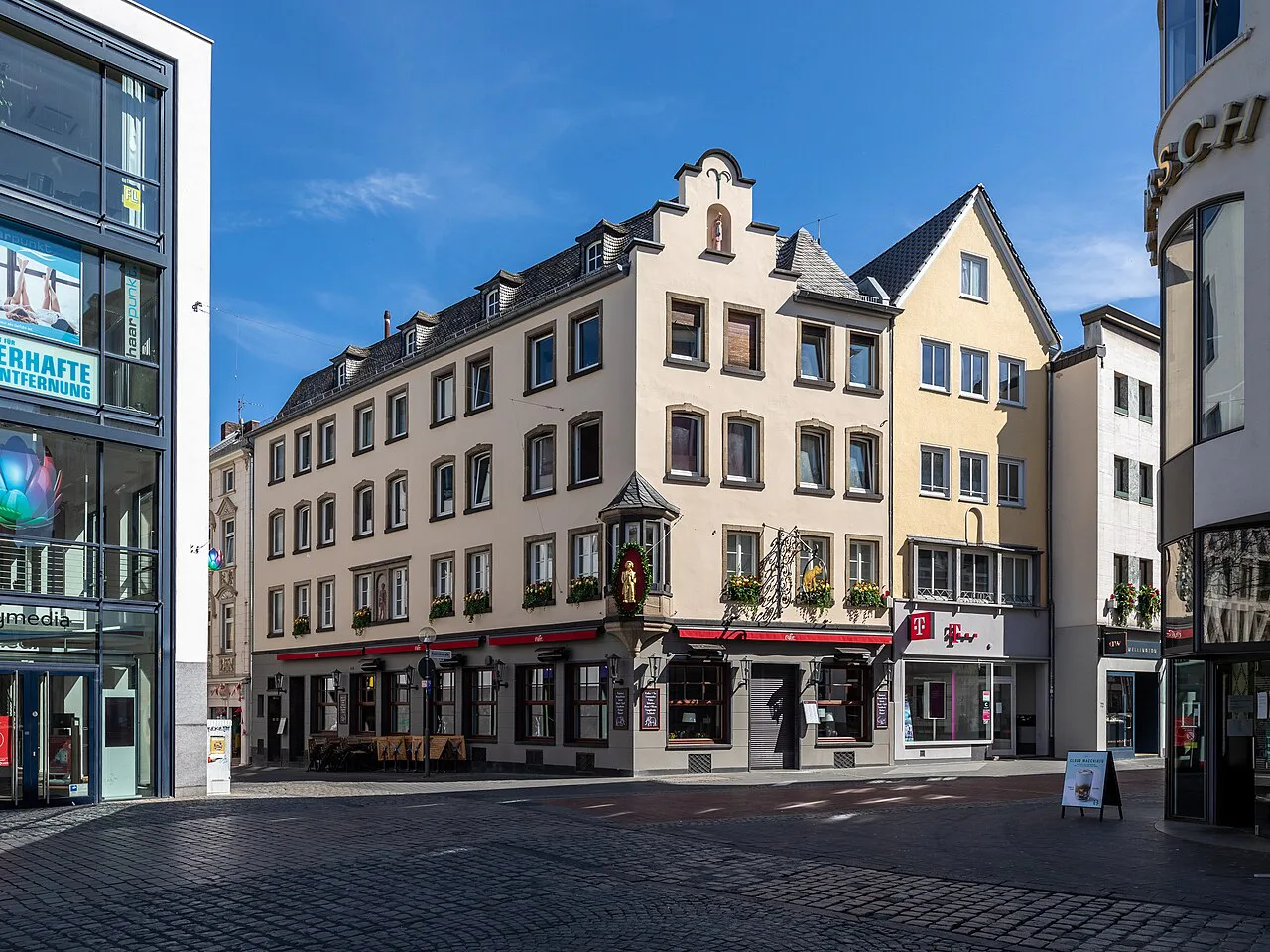 Restaurant Elefant at the corner of Kasernenstraße and Sternstraße, Bonn.