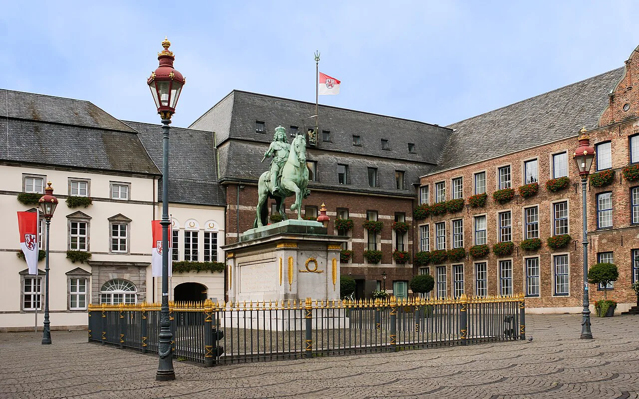 The market square in the Old Town with the Jan Wellem equestrian statue, Düsseldorf.